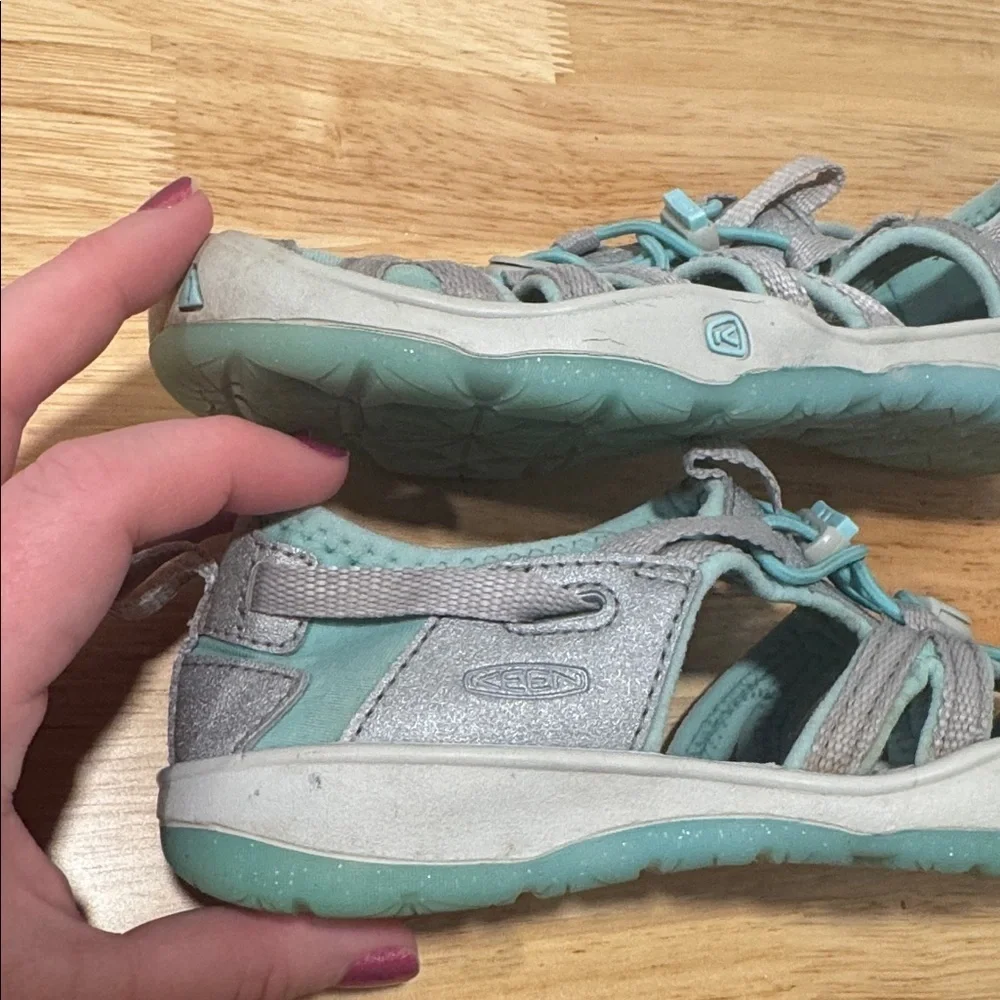 Keen Moxie Girl Water Sandals Youth Hiking Ocean Wave Vapor Teal Girls Size 2